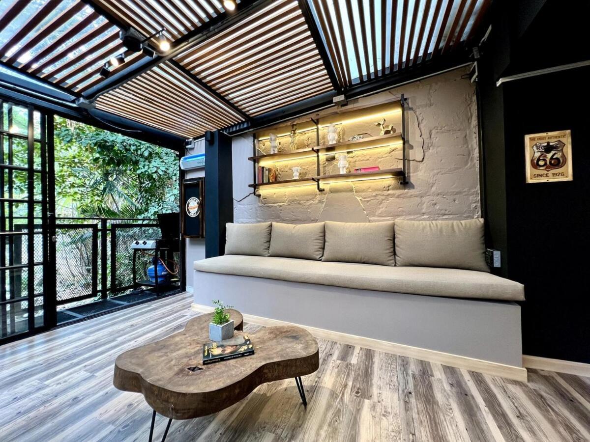 Nowa The Cave - Mancave, Pool & Arcade, By Lleras Park Apartamento *